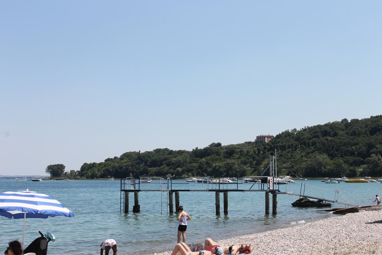 Lake Garda Beach Hostel Padenghe sul Garda Zewnętrze zdjęcie